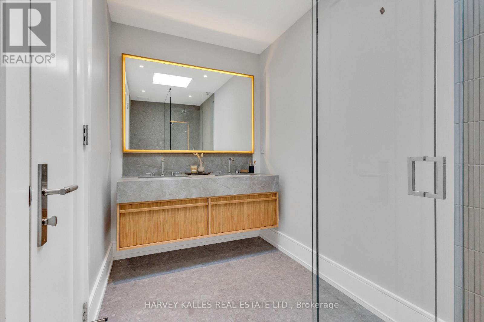444 Roxton Road, Toronto, Ontario  M6G 3R4 - Photo 23 - C12142512