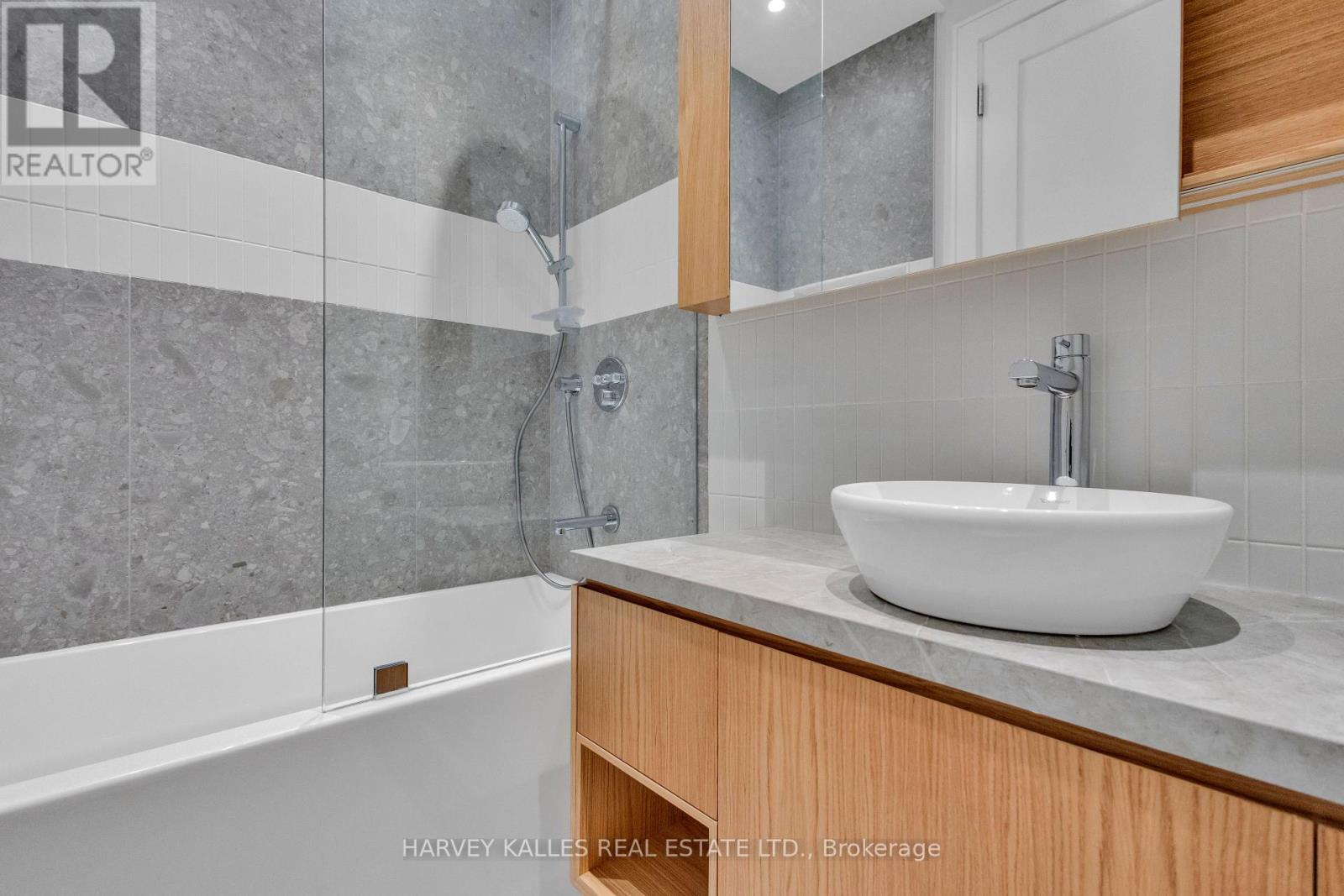 444 Roxton Road, Toronto, Ontario  M6G 3R4 - Photo 29 - C12142512