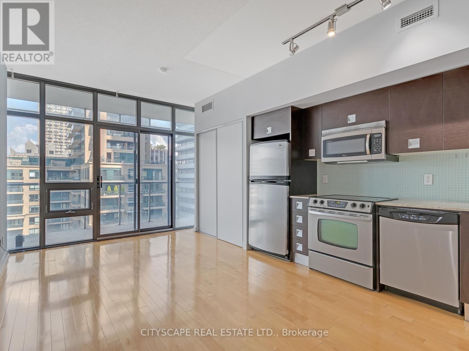 1510 - 33 Charles Street E, Toronto, Ontario  M4Y 0A2 - Photo 4 - C12142571