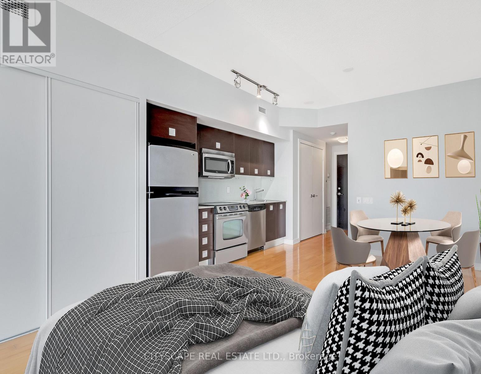 1510 - 33 Charles Street E, Toronto, Ontario  M4Y 0A2 - Photo 6 - C12142571