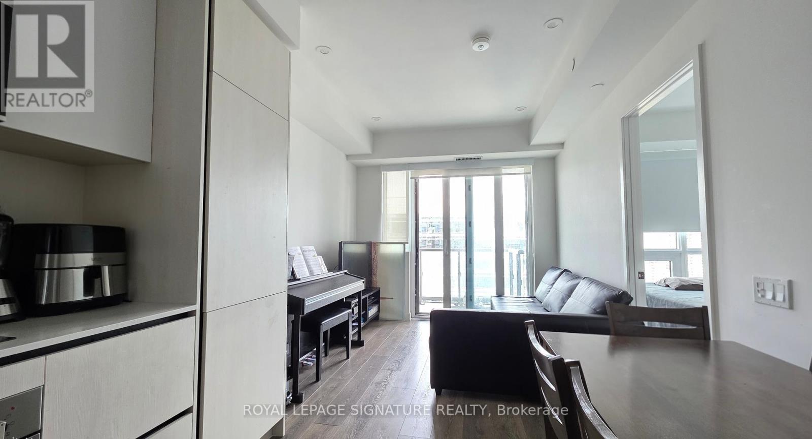 2101 - 108 Peter Street, Toronto, Ontario  M5V 0W2 - Photo 4 - C12142637