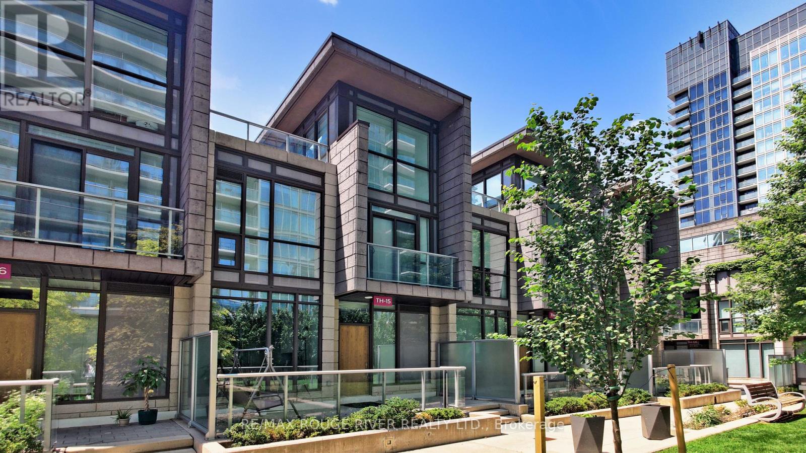 Th15 - 121 Mcmahon Drive, Toronto, Ontario  M2K 0C2 - Photo 2 - C12142642
