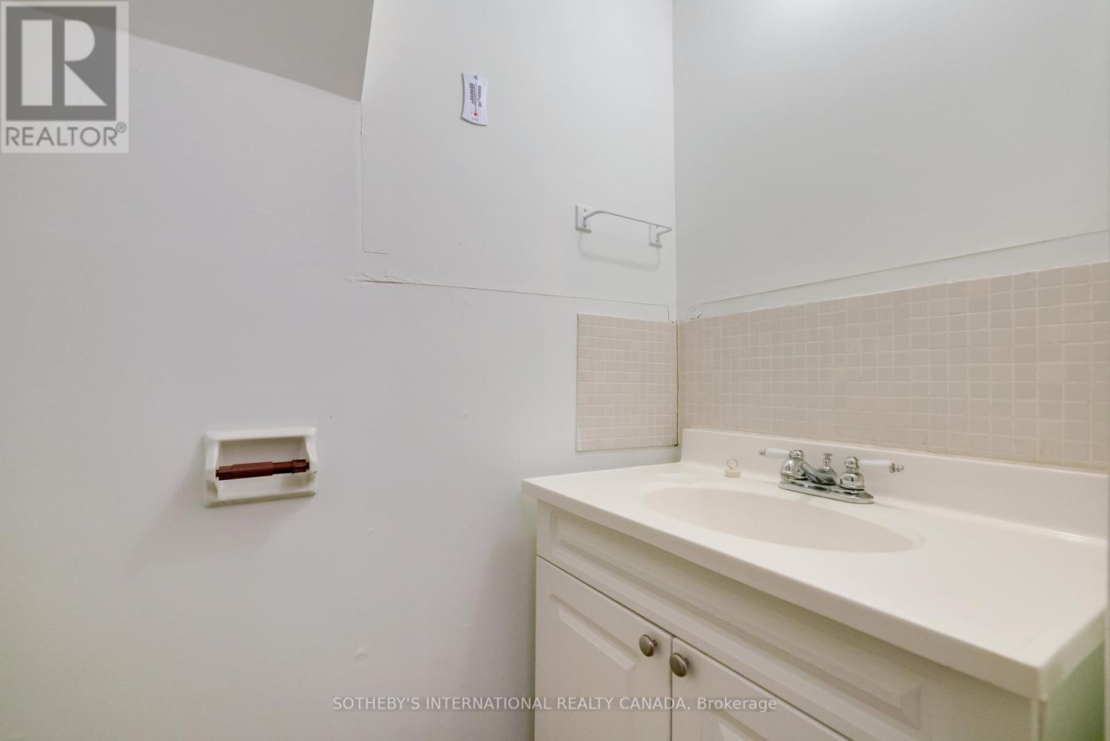 237 Carlton Street, Toronto (Moss Park), Ontario  M5A 2L2 - Photo 12 - C12142652