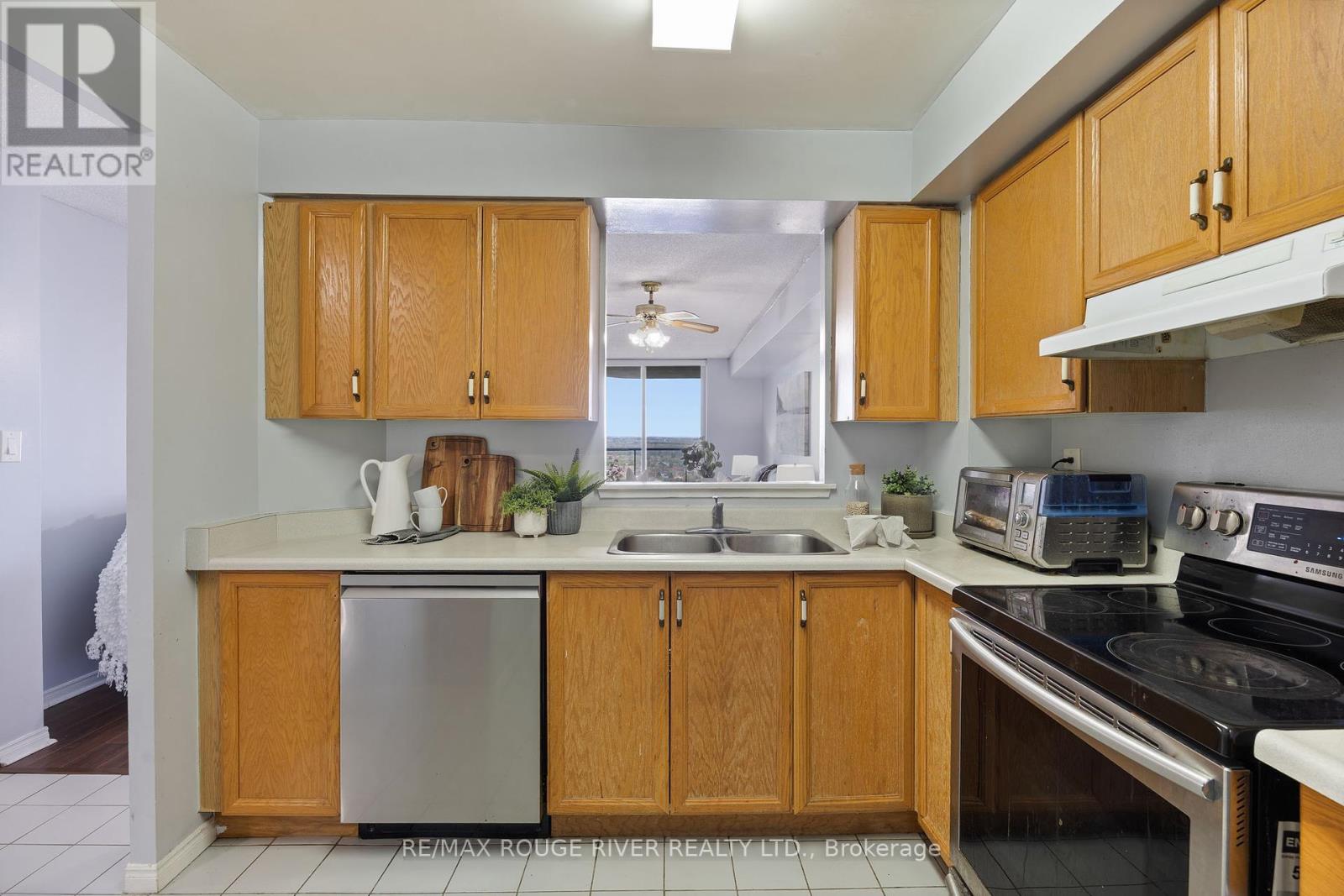 1804 - 400 Mclevin Avenue, Toronto (Malvern), Ontario  M1B 5J4 - Photo 13 - E12142525