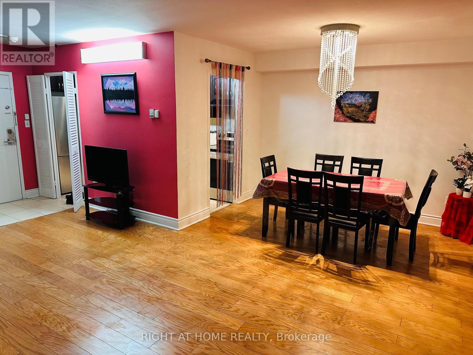 1204 - 5 Massey Square, Toronto, Ontario  M4C 5L6 - Photo 2 - E12142527
