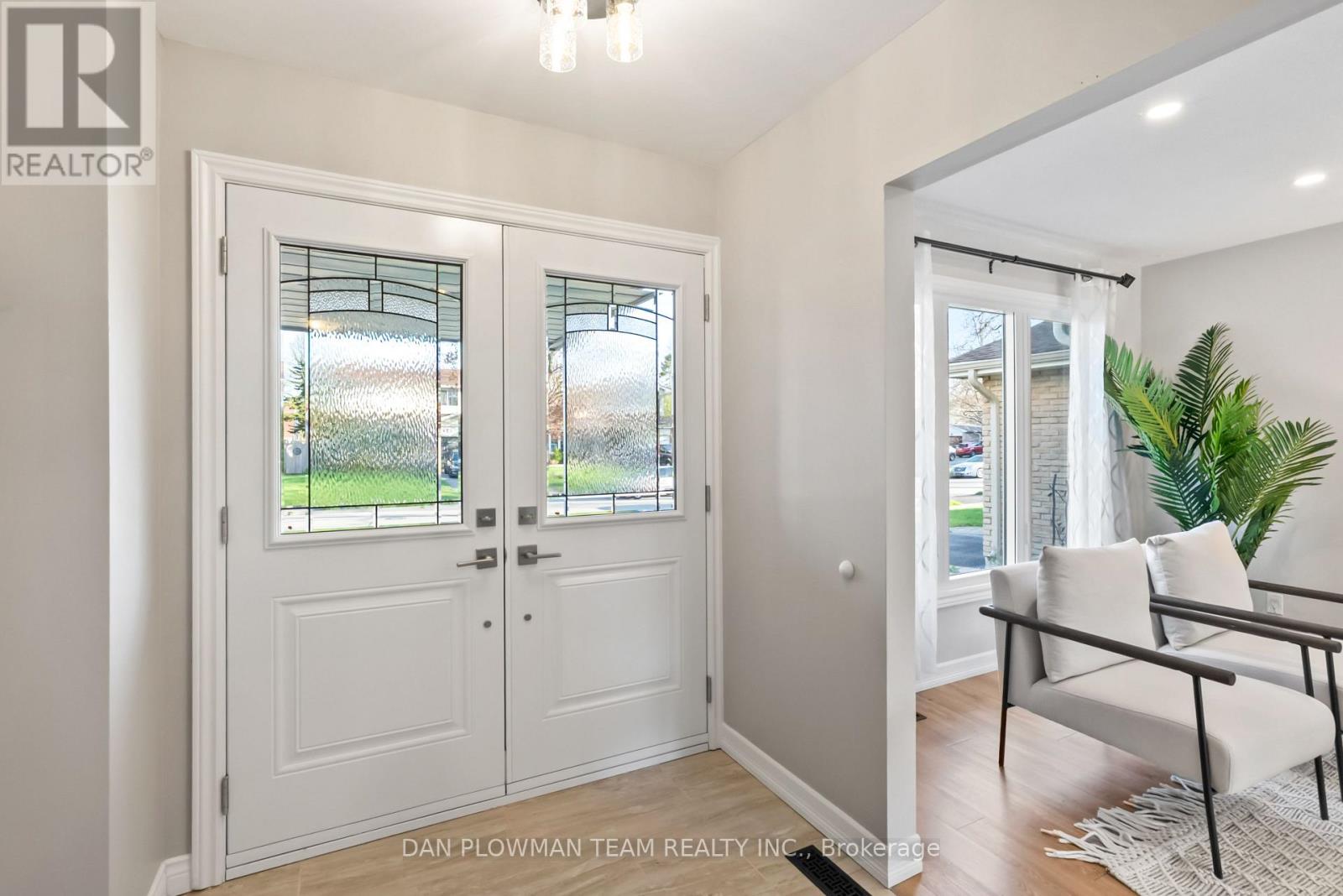 1472 Tampa Crescent, Oshawa (Samac), Ontario  L1G 6V2 - Photo 4 - E12142648