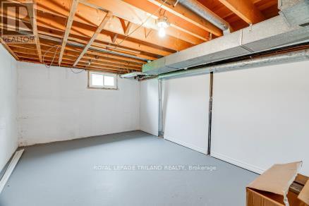 245 Coad Street, Southwest Middlesex, Ontario  N0L 1M0 - Photo 33 - X12142677