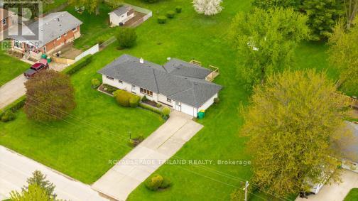 245 Coad Street, Southwest Middlesex, Ontario  N0L 1M0 - Photo 7 - X12142677