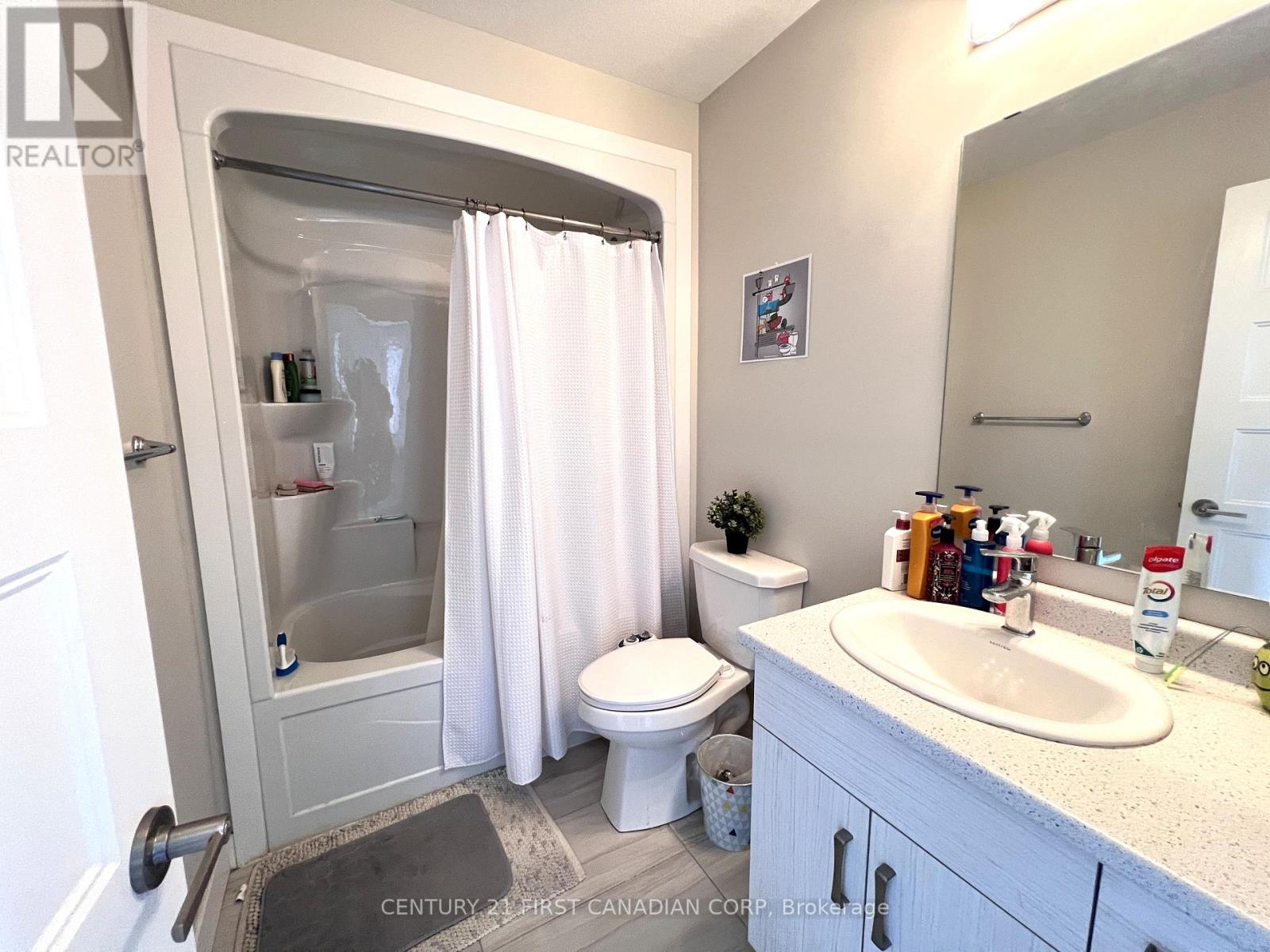 962 West Village Square, London North, Ontario  N5X 4H8 - Photo 28 - X12142716