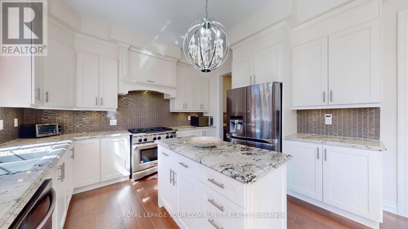 561 Clifford Perry Place, Newmarket, Ontario  L3X 0J2 - Photo 9 - N12142549