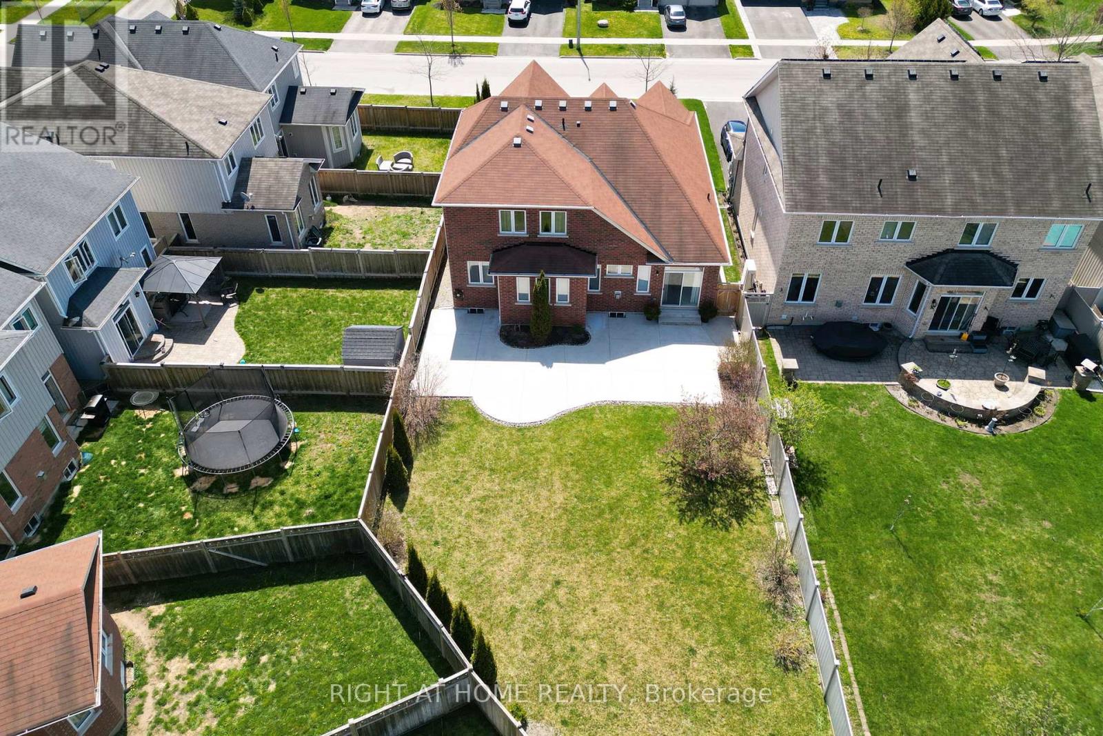 82 Latimer Avenue, Essa (Angus), Ontario  L3W 0N1 - Photo 47 - N12142651