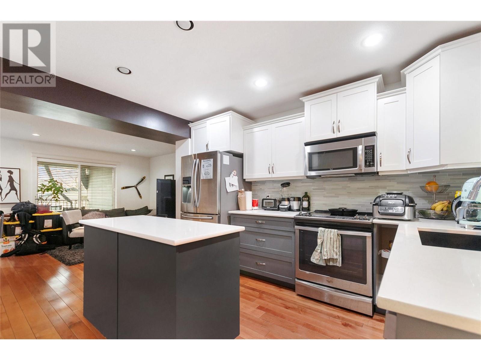 Property at 741 Clement Avenue image 3