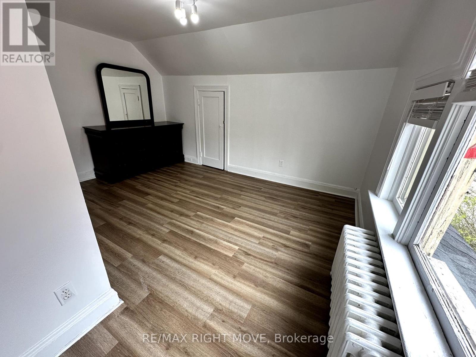 96 Neywash Street, Orillia, Ontario  L3V 1X5 - Photo 8 - S12142500