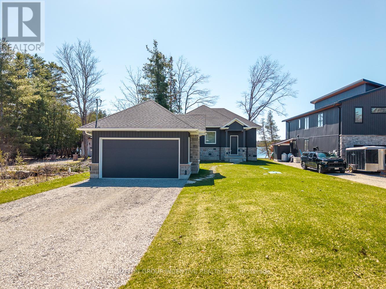 Property at 3331 LAKE ST GEORGE BOULEVARD image 2