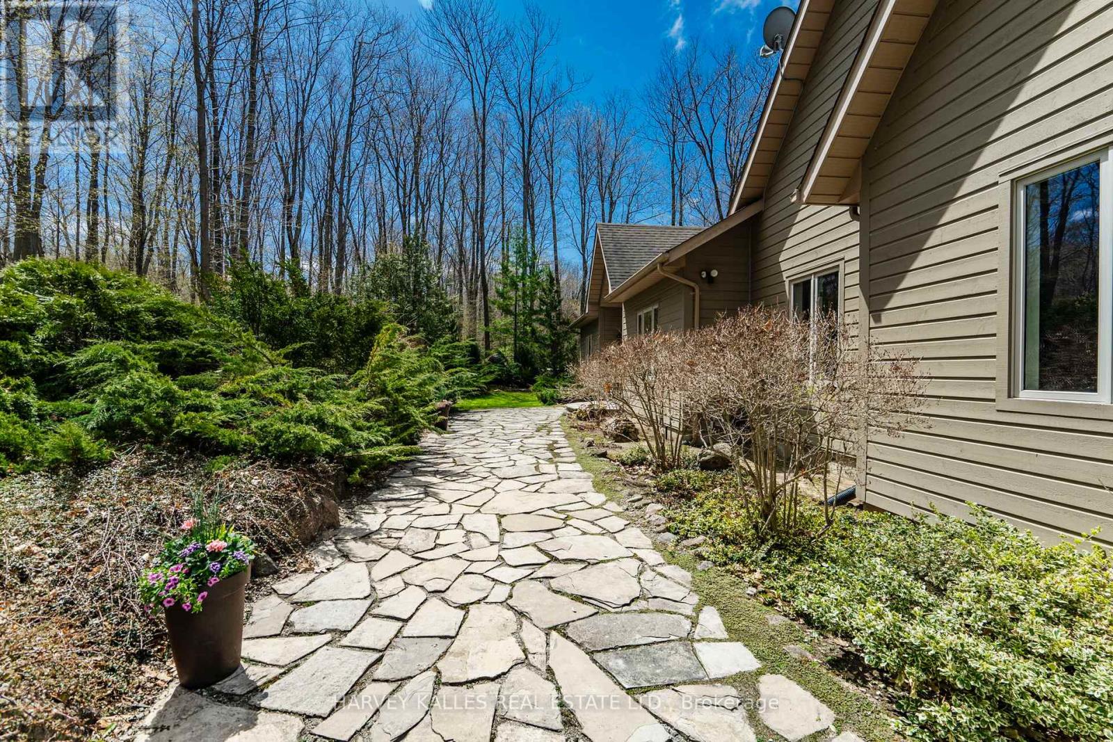 20 Nippissing Ridge Road, Tiny, Ontario  L9M 0T8 - Photo 6 - S12142576