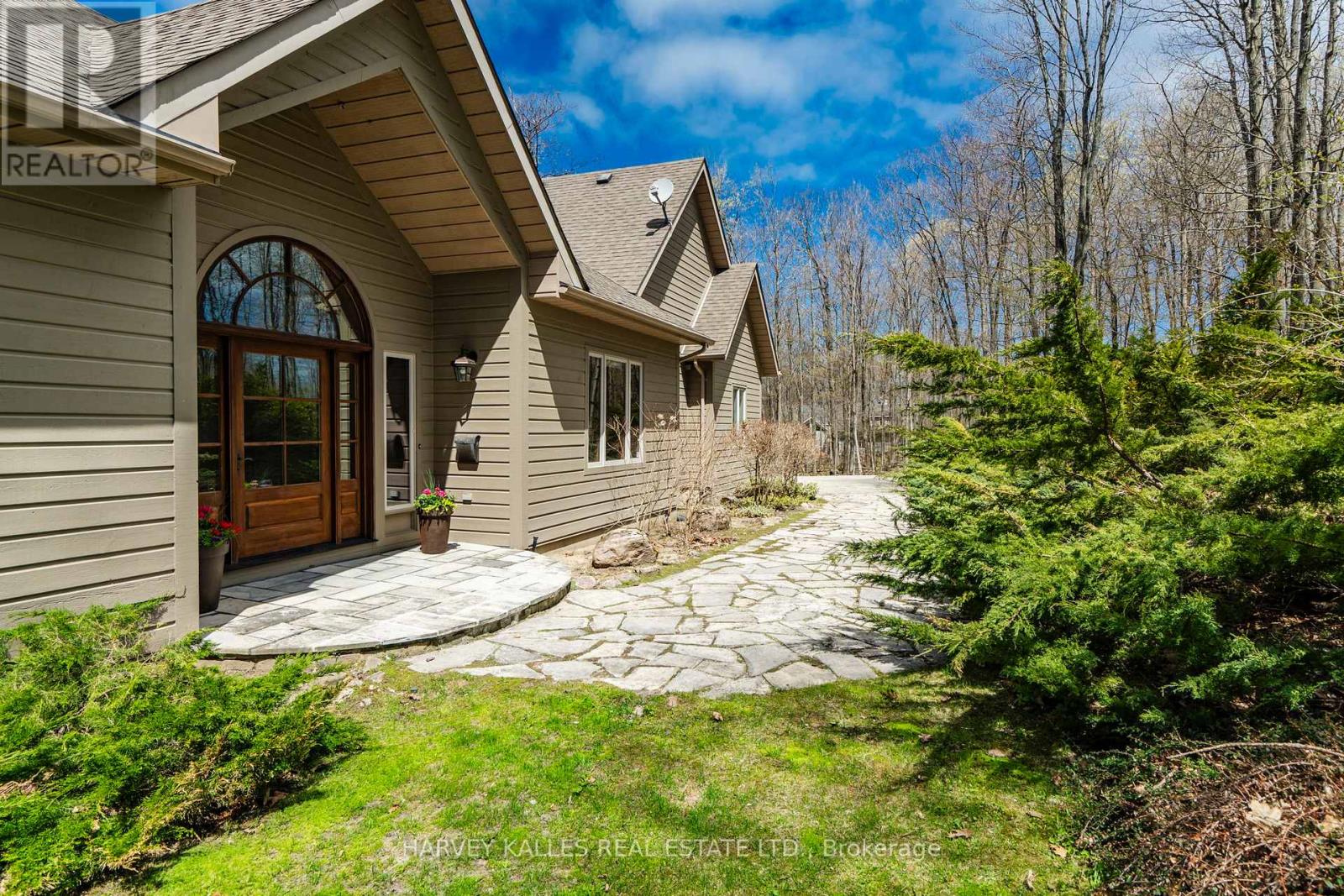 20 Nippissing Ridge Road, Tiny, Ontario  L9M 0T8 - Photo 7 - S12142576