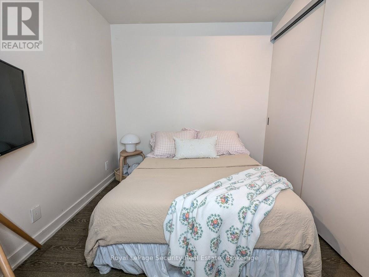 816 - 39 Brant Street, Toronto, Ontario  M5V 0M8 - Photo 11 - C12142599