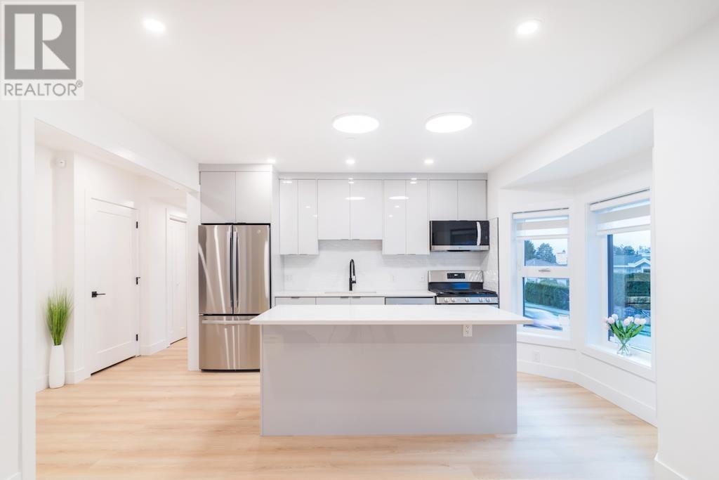 Property at 3304 WELLINGTON AVENUE image 4