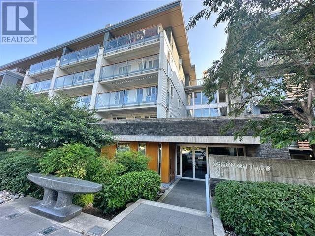 414 221 E 3rd Street, North Vancouver, British Columbia  V7L 0C1 - Photo 1 - R3001591