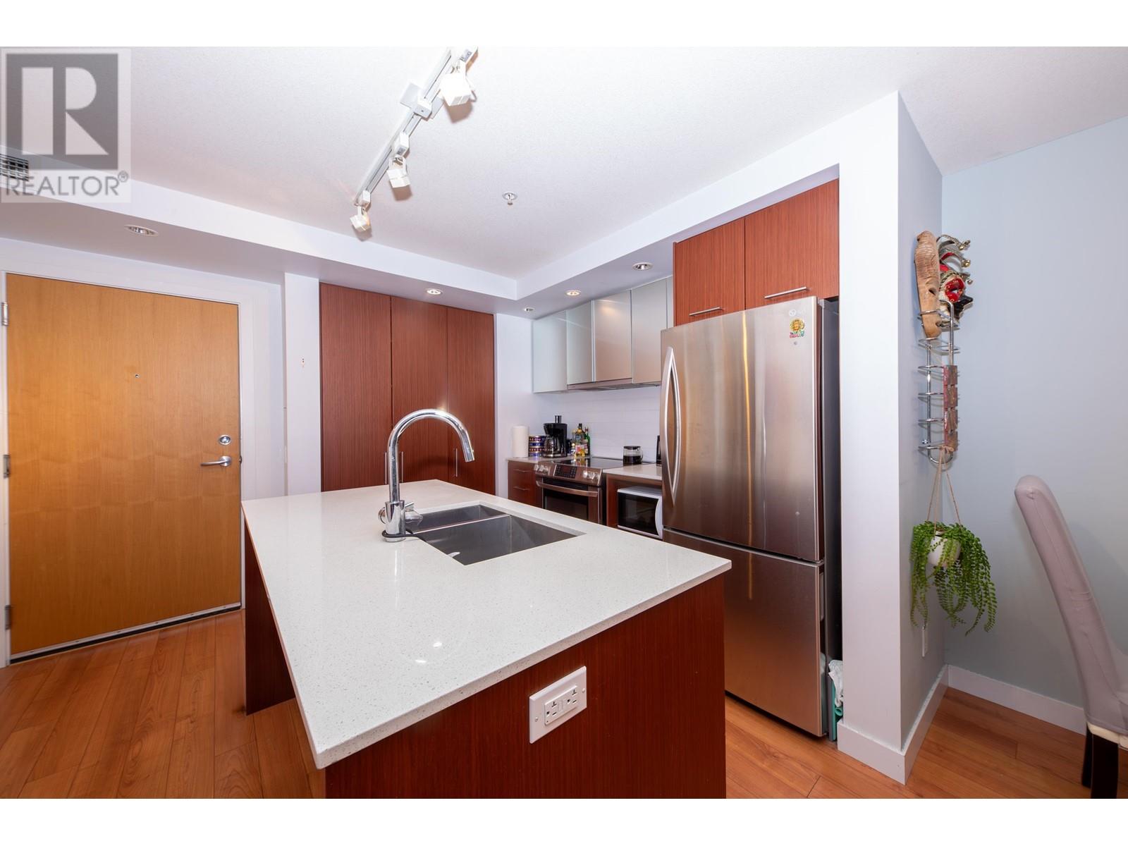 414 221 E 3rd Street, North Vancouver, British Columbia  V7L 0C1 - Photo 3 - R3001591