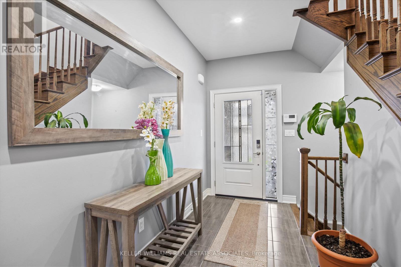 99 Monarch Street, Welland, Ontario  L3C 0E6 - Photo 7 - X12131405