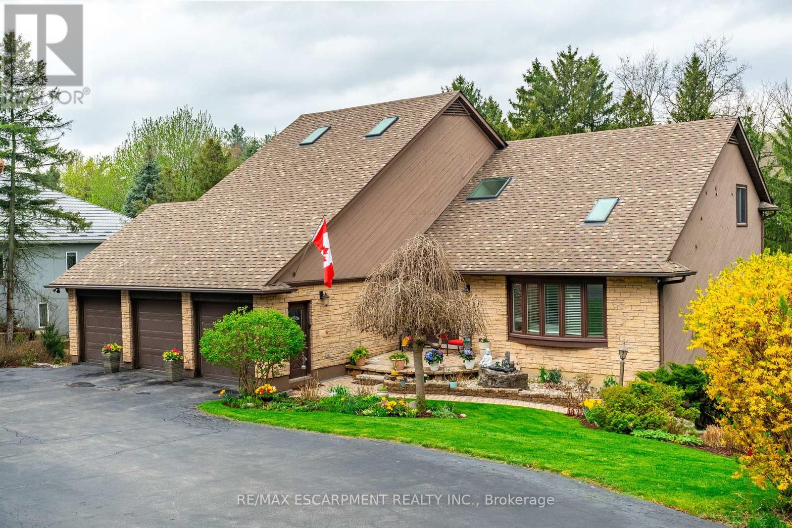 1962 SNAKE ROAD, Burlington, Ontario