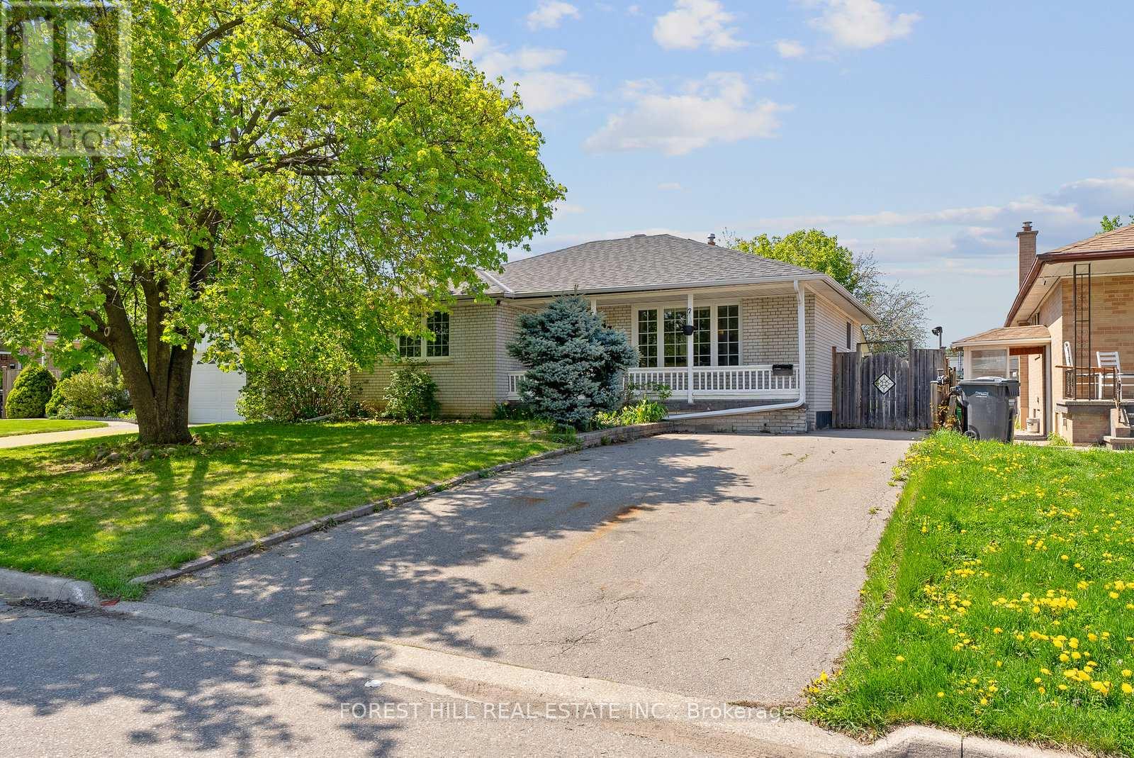 47 KINGSMERE CRESCENT, Brampton, Ontario