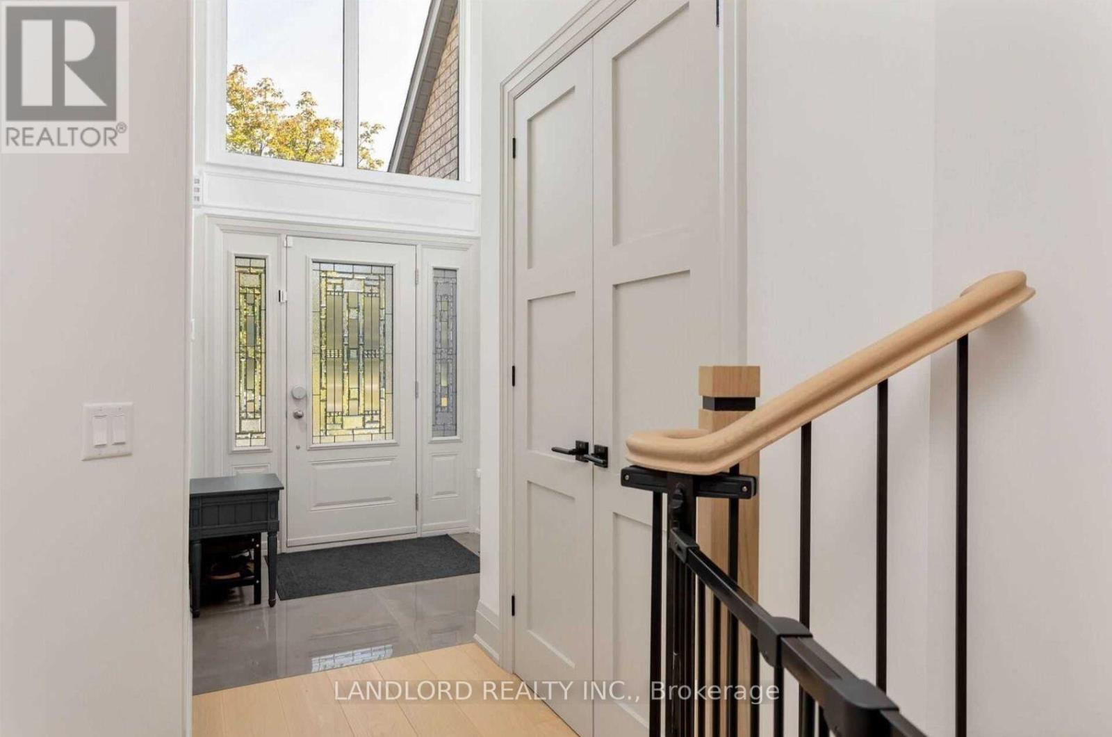 2158 Pinevalley Crescent, Oakville, Ontario  L6H 6L7 - Photo 38 - W12142550
