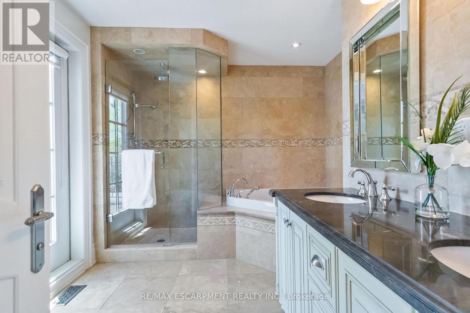 274 Lake Promenade, Toronto (Long Branch), Ontario  M8W 1B3 - Photo 22 - W12142585