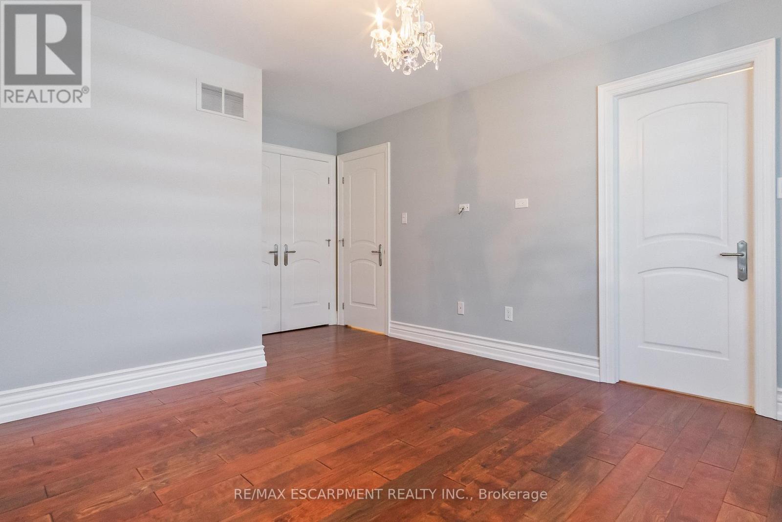 274 Lake Promenade, Toronto, Ontario  M8W 1B3 - Photo 28 - W12142585