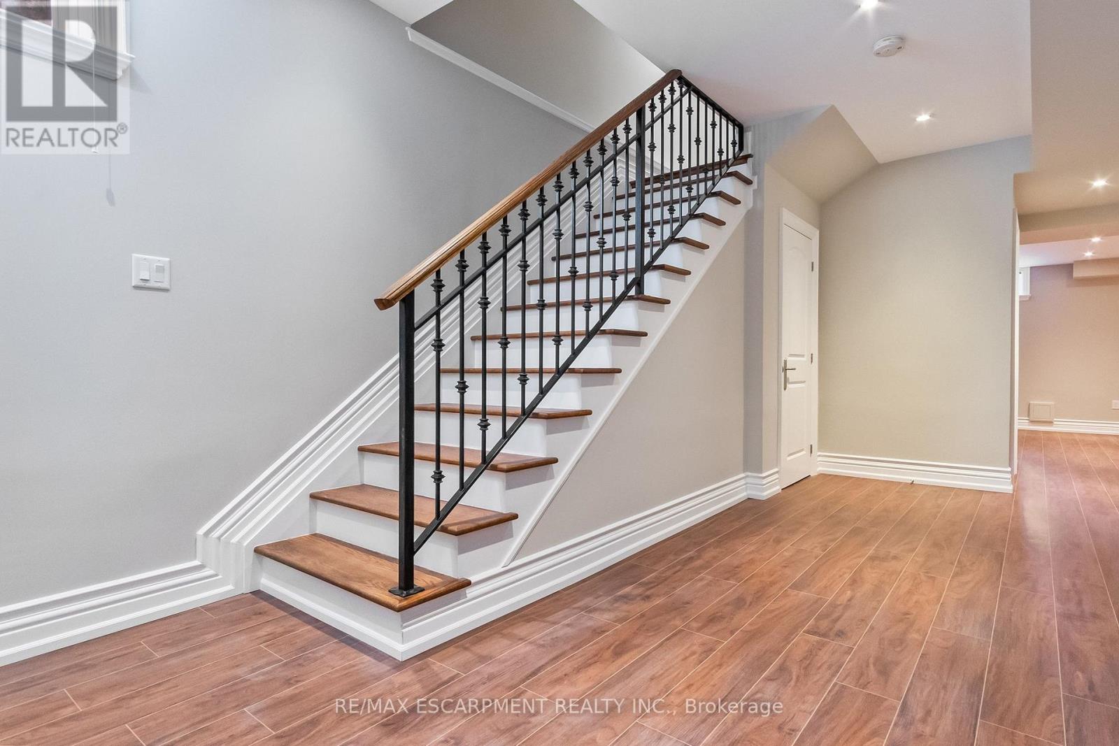 274 Lake Promenade, Toronto, Ontario  M8W 1B3 - Photo 29 - W12142585