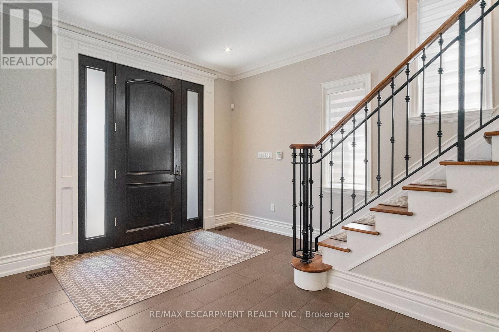 274 Lake Promenade, Toronto, Ontario  M8W 1B3 - Photo 4 - W12142585