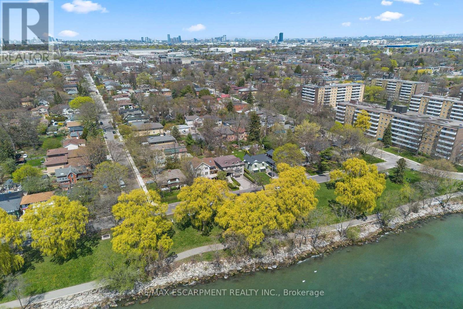 274 Lake Promenade, Toronto, Ontario  M8W 1B3 - Photo 40 - W12142585
