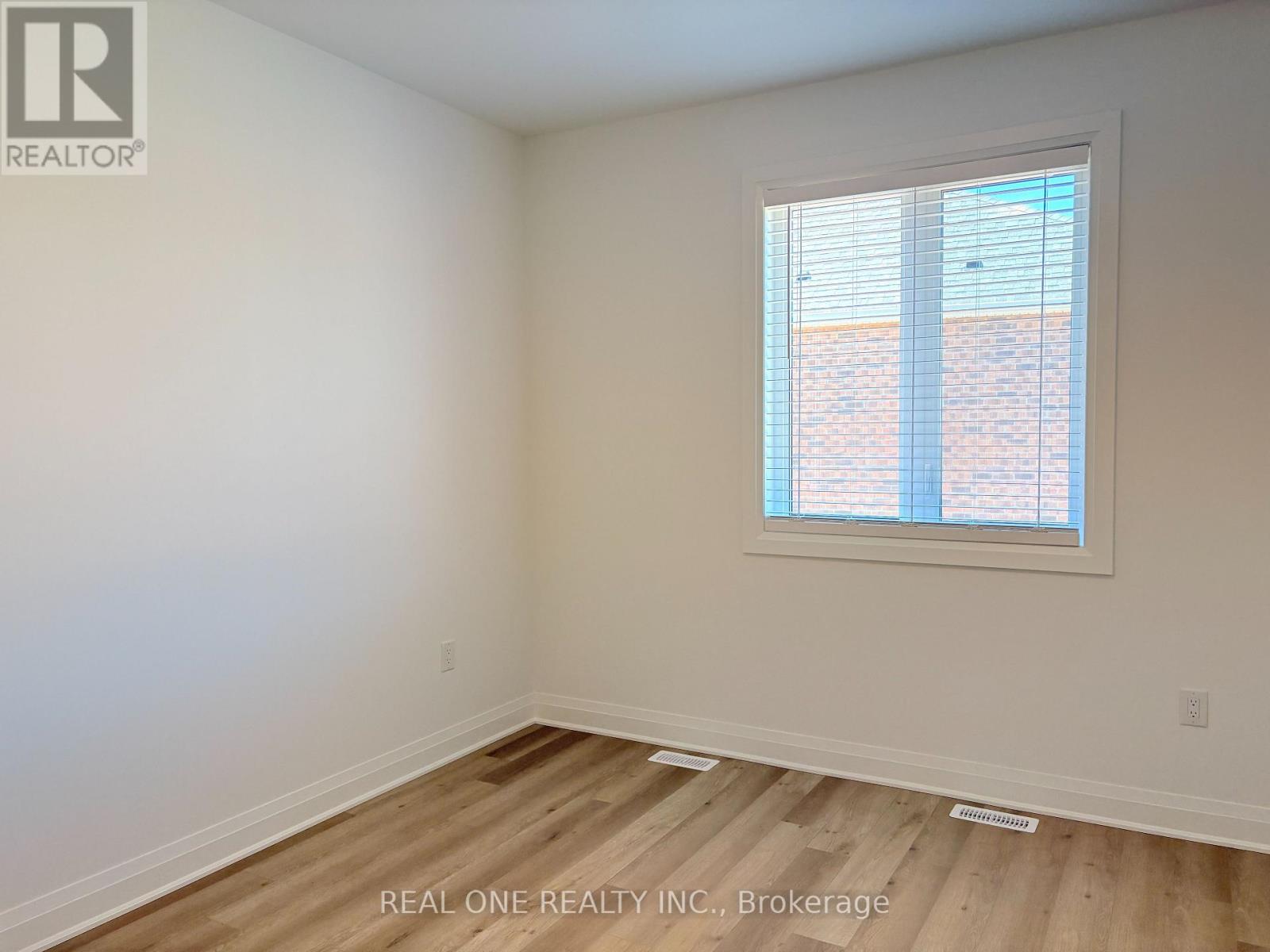 1260 Manitou Way, Milton (Bw Bowes), Ontario  L9E 1Y2 - Photo 10 - W12142594
