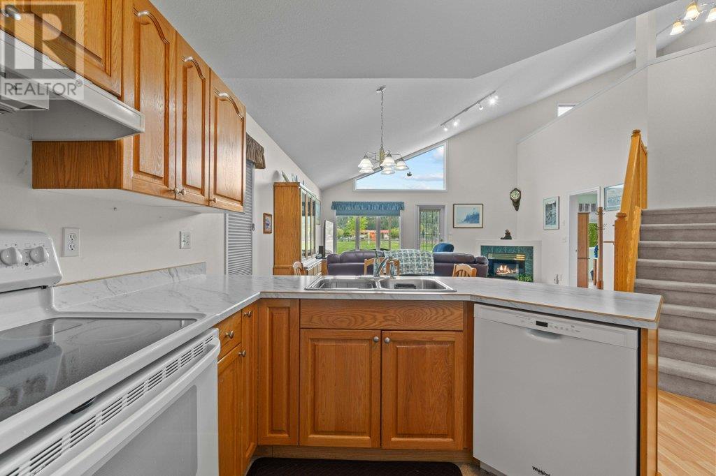 780 10 Street Sw Unit# 2, Salmon Arm, British Columbia  V1E 1L9 - Photo 5 - 10347401
