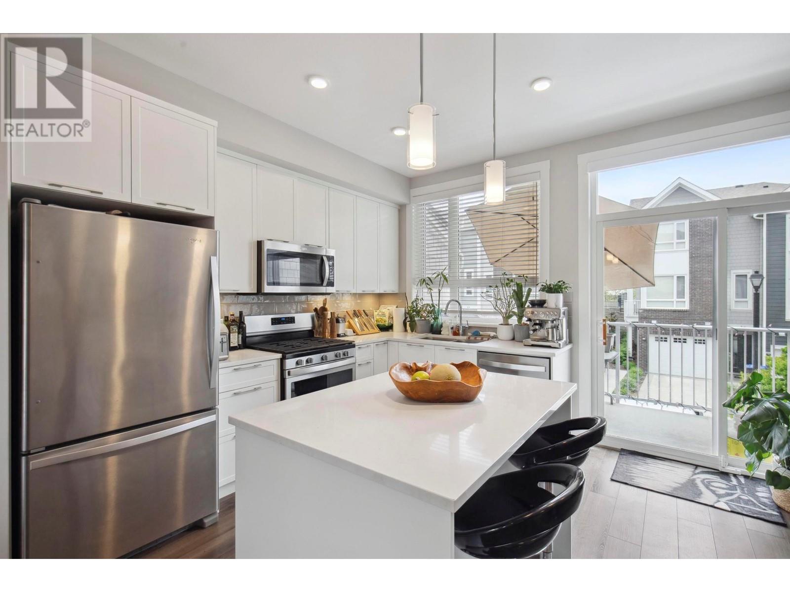 Property at 13098 Shoreline Way Unit# 61 image 3