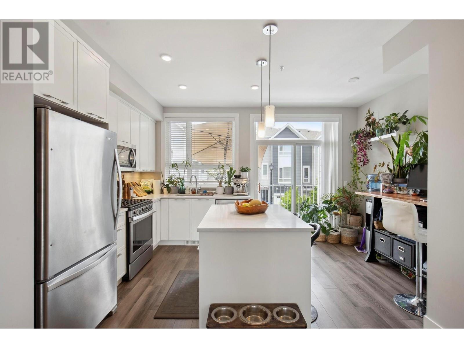 Property at 13098 Shoreline Way Unit# 61 image 2