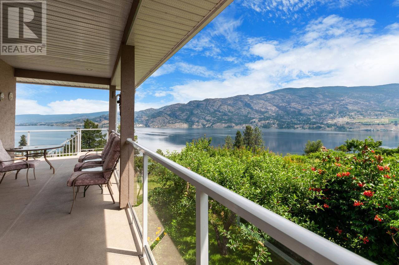 Property at 300 Pineview Drive image 5