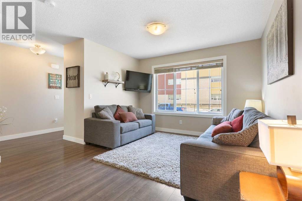 27 Fireside Parkway, Cochrane, Alberta  T4C 0T3 - Photo 11 - A2219858
