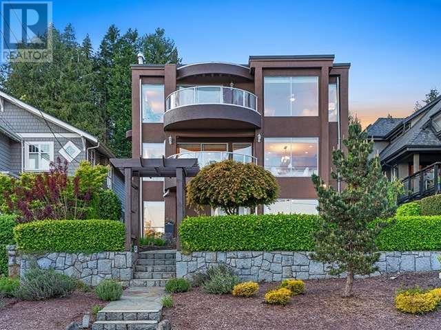 460 E 21st Street, North Vancouver, British Columbia  V7L 3C2 - Photo 1 - R3001493