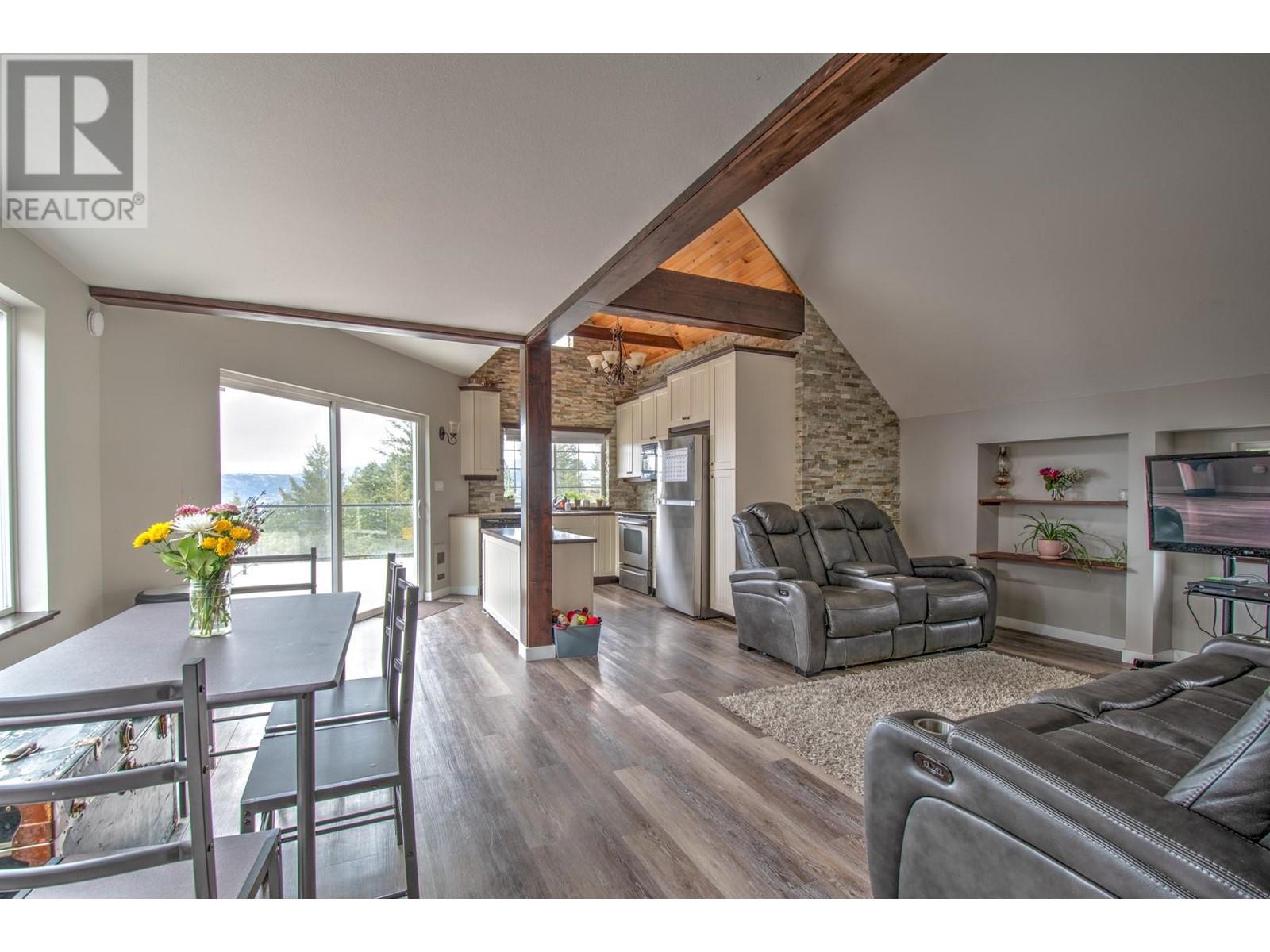 354 Lakewood Road, Vernon, British Columbia  V1H 2B9 - Photo 11 - 10336610