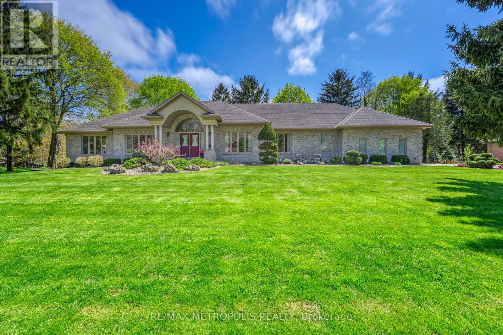 1809 WESPENCER GATE, Sarnia, Ontario
