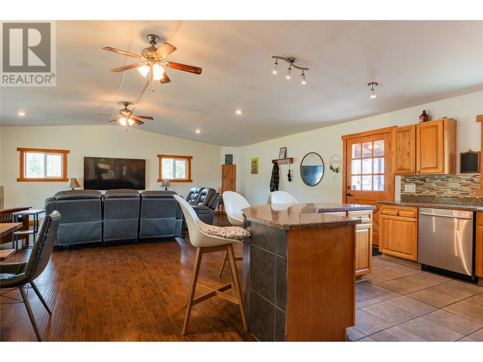 3684 Krestova Road, Krestova, British Columbia  V0G 1H2 - Photo 12 - 10342042