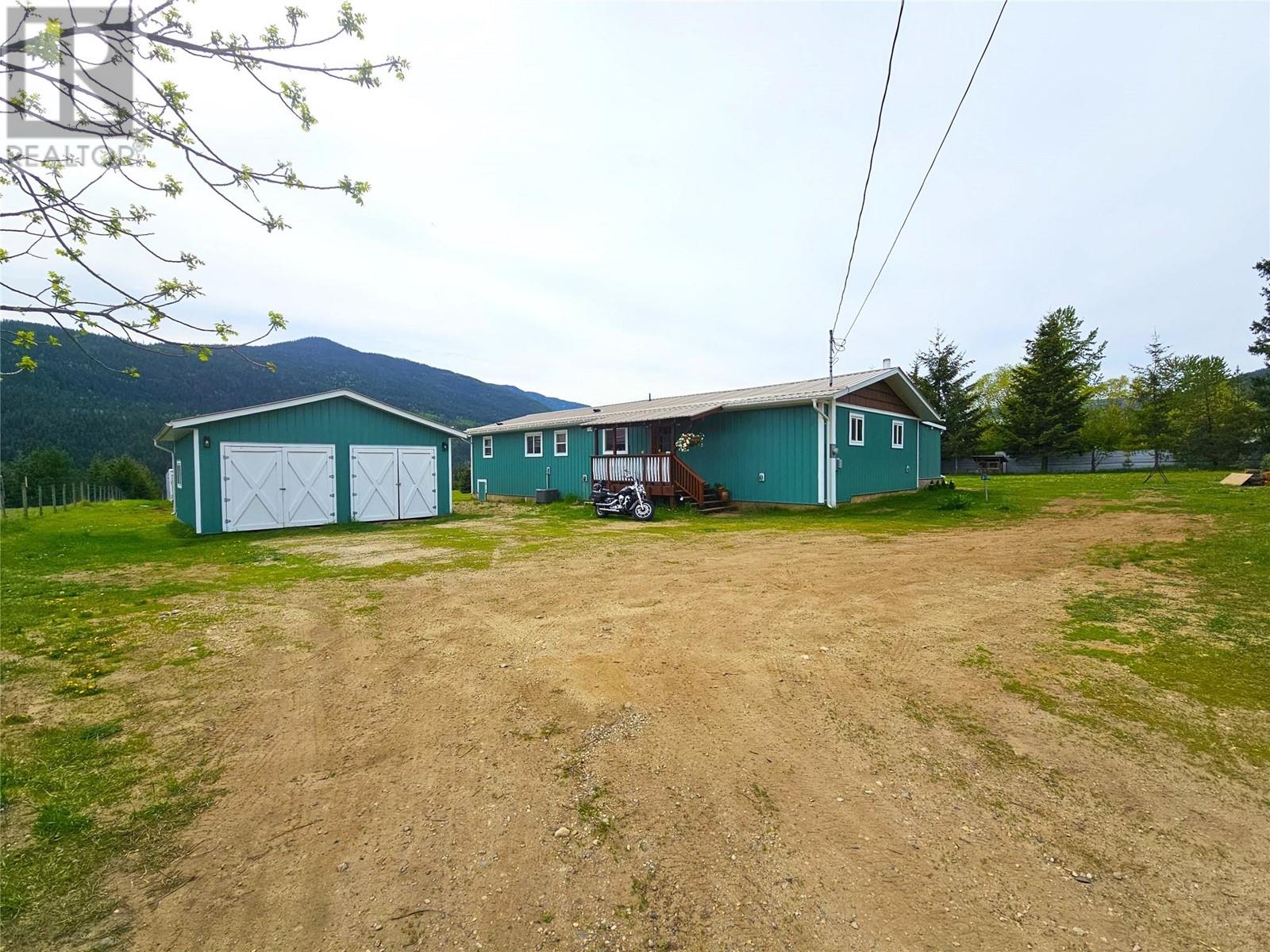 3684 Krestova Road, Krestova, British Columbia  V0G 1H2 - Photo 2 - 10342042