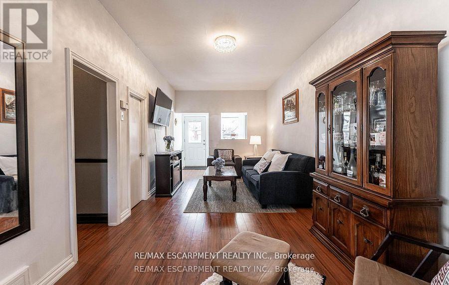 174 East 24th Street, Hamilton, Ontario  L8V 2Y3 - Photo 12 - X12142552