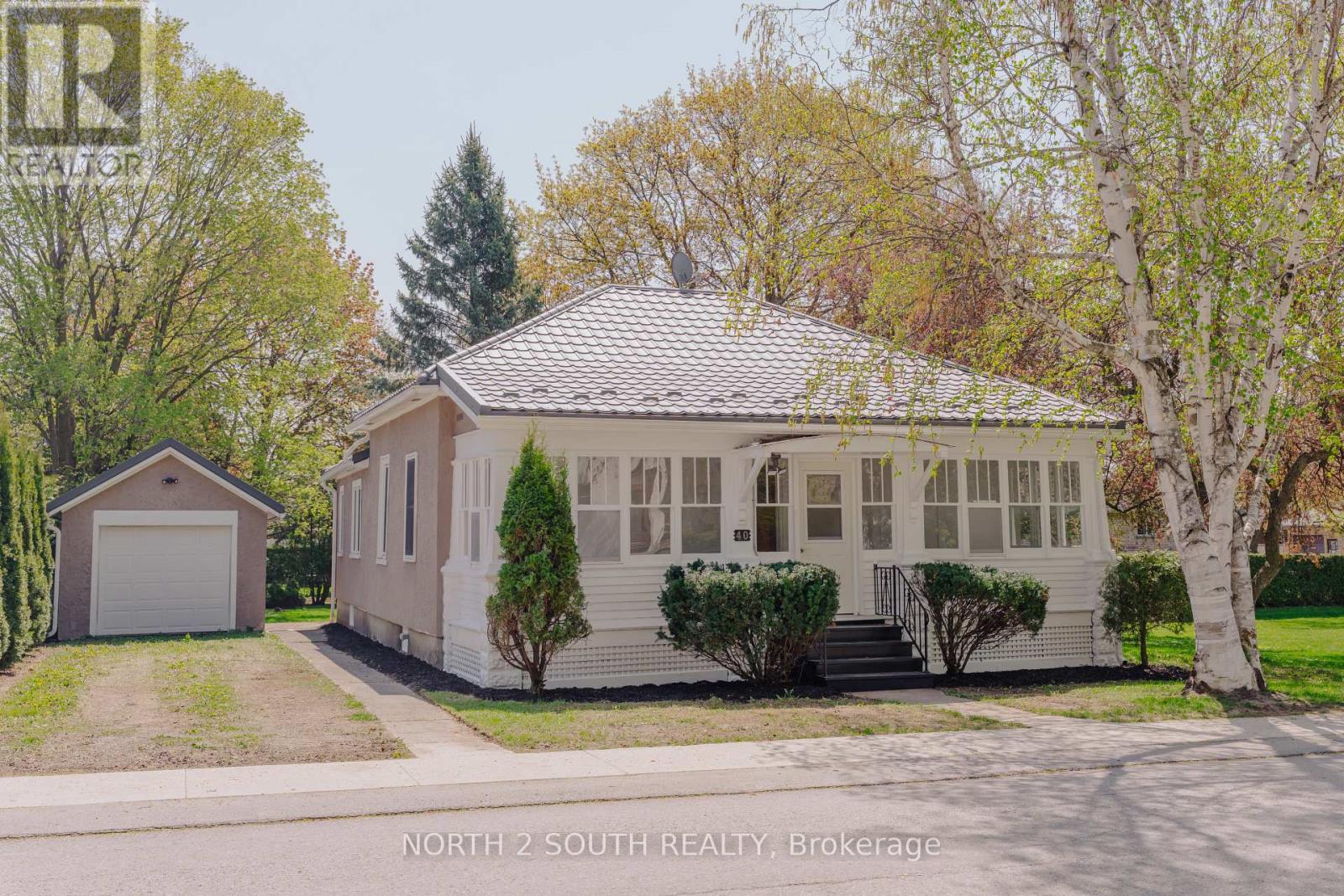 40 SPARLING STREET, Huron East, Ontario