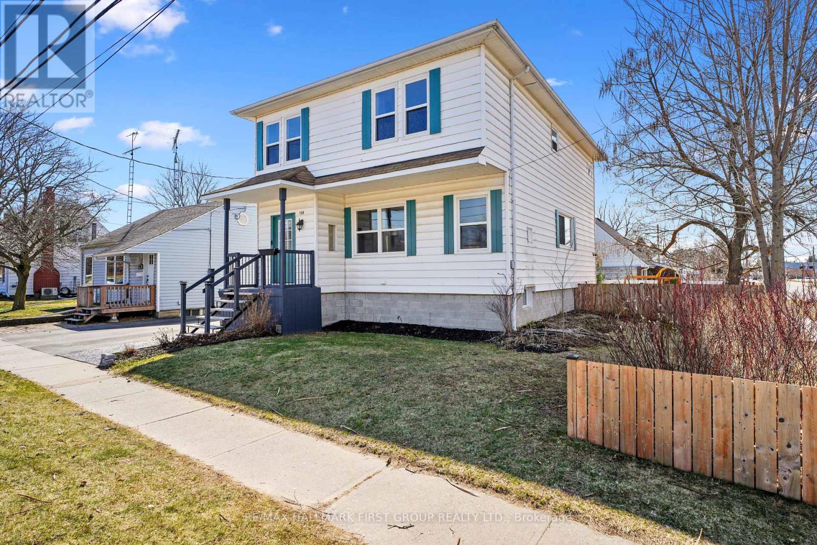 Property at 150 VICTORIA STREET N image 2