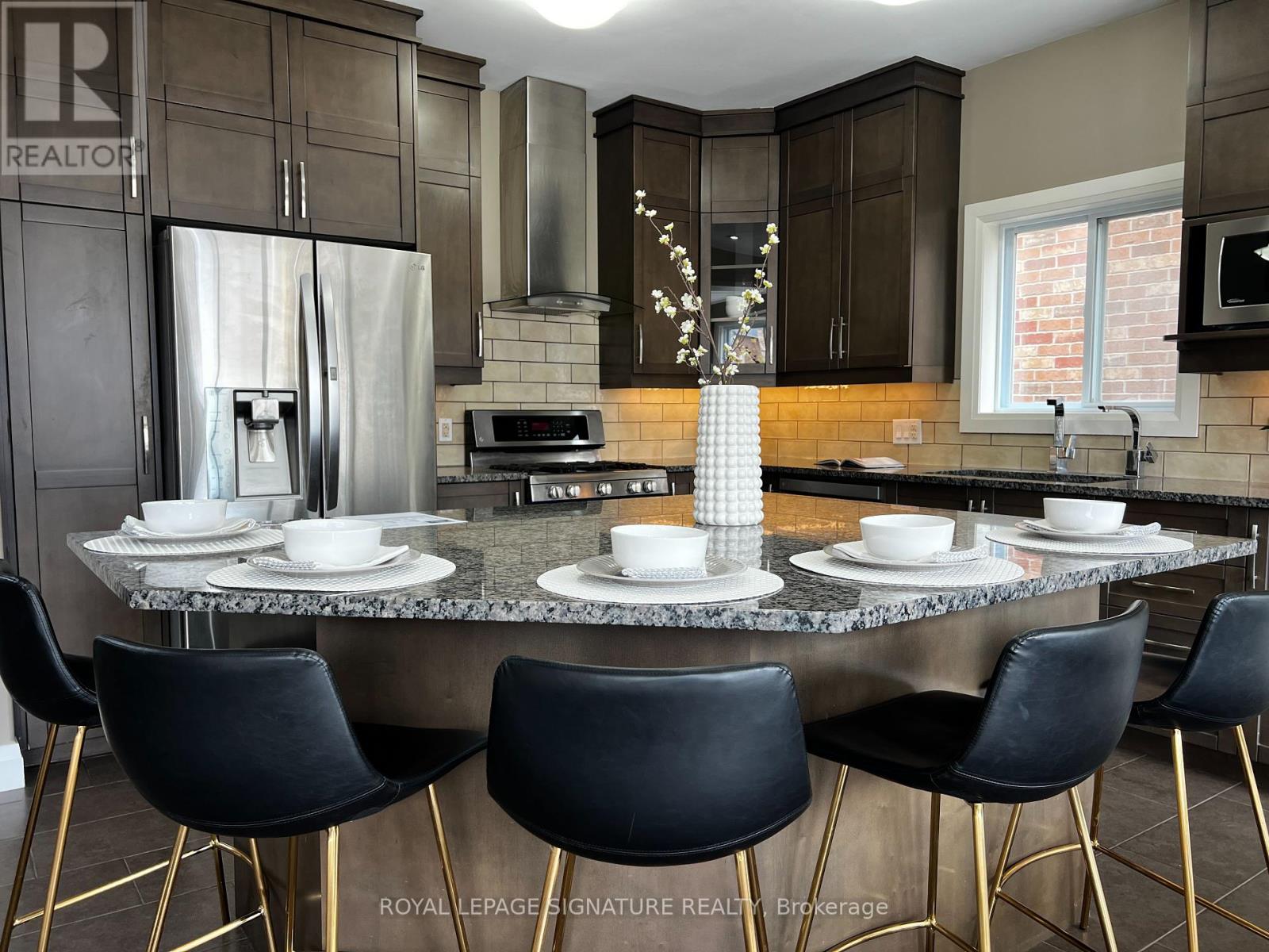 593 Pinery Trail, Waterloo, Ontario  N2V 2Y3 - Photo 11 - X12115059