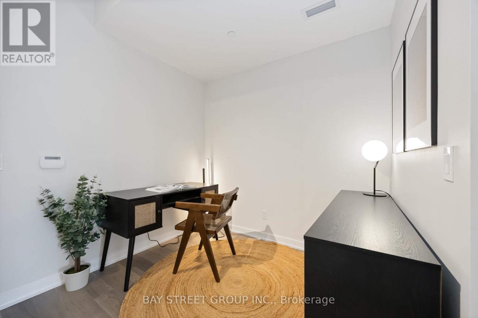 1602 - 181 Huron Street, Toronto, Ontario  M5T 2B6 - Photo 9 - C12118926