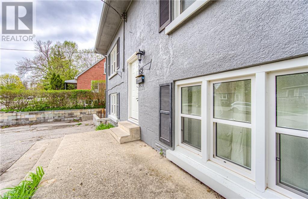 Property at 152 BINSCARTH Road image 4